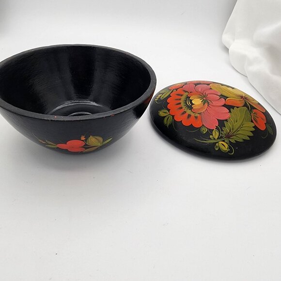 Hand-Painted Russian Floral Wooden Trinket Box With Lid - Picture 5 of 6